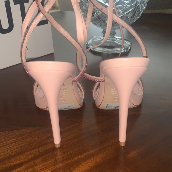 New!‼️ Schutz
Cloe Crystal-Embellished Lace-Up Sandals - Picture 10 of 13